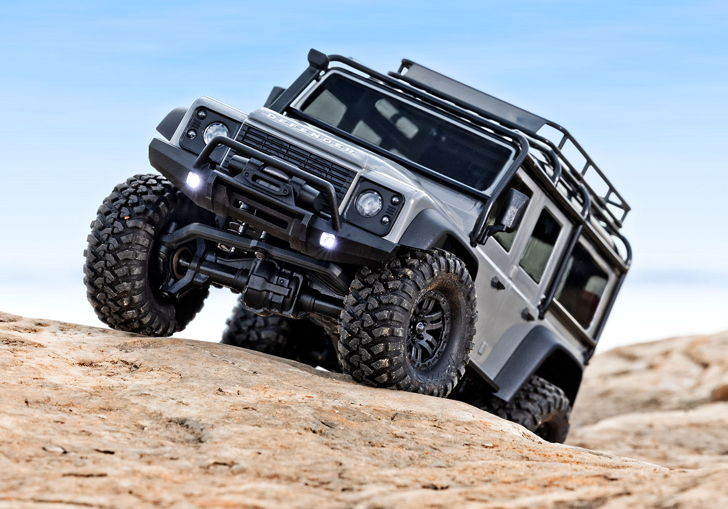 97054-1-Defender-Action-Silver-9820.jpg